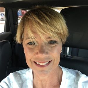 Meet your Posher, Holly